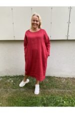 Raudona-linine-suknele-internetu